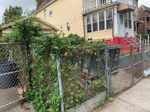 4023 Gunther Ave, Bronx NY 10469-2727 exterior