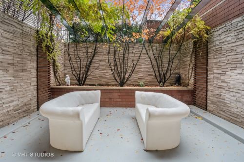 1708 Winnemac Ave, Chicago IL 60706-3427 exterior