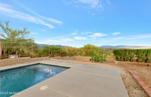 4701 Camino Gacela, Tucson AZ  85718-6813 exterior