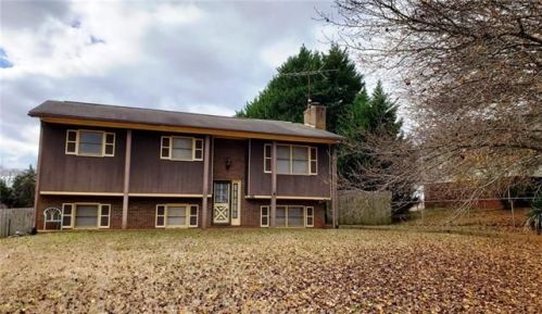 2979 Shangri La Dr, Conover, NC 28613-8359