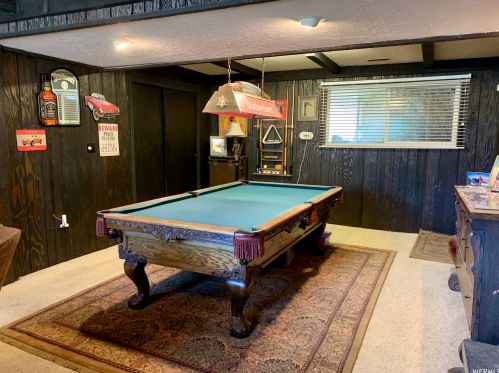 8672 Aspen Way, Sandy UT 84093-1827 exterior