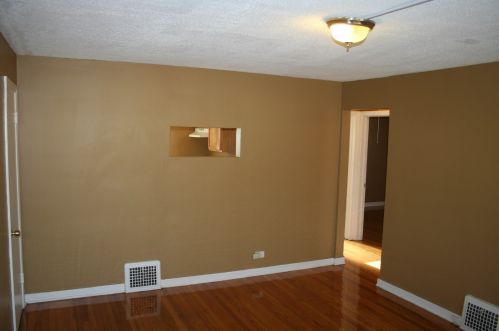 8048 Dobson Ave, Chicago IL 60619-4410 exterior