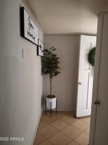 6202 Clarendon Ave, Phoenix AZ 85033-4124 exterior