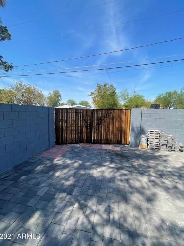 8806 30th Ave, Phoenix AZ  85051-3919 exterior