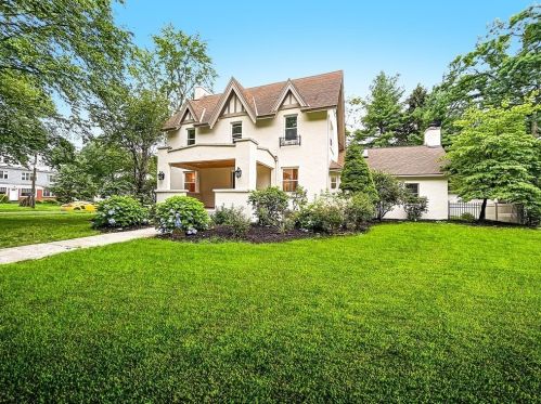 74 Forest Glen Rd, Springfield MA  01106-1115 exterior