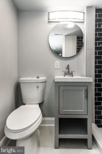 2037 Lawrence St, Philadelphia PA 19120-1828 exterior