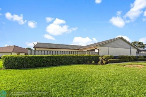 1337 Peppertree Trl, Fort Pierce FL 34950-5253 exterior