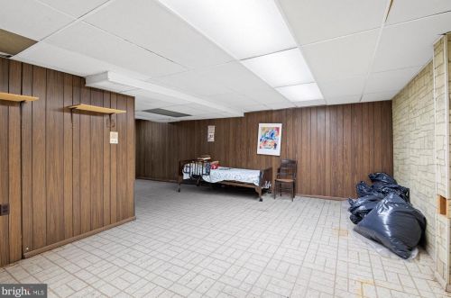 7907 Ivymount Ter, Rockville MD 20854-3753 exterior