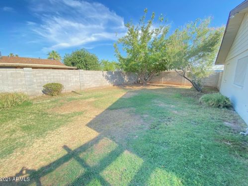 2327 56 Dr, Phoenix AZ 85031-2523 exterior