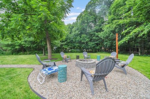 100 Abbe Rd, Enfield CT 06082-5202 exterior