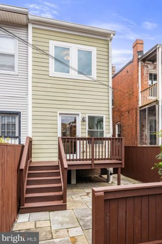 408 4th St, Washington DC  20003-2005 exterior