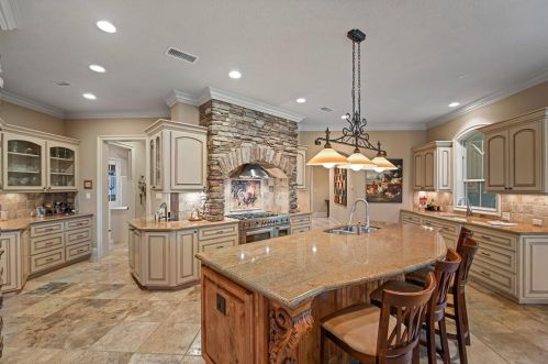 2200 Spg Br Rd, Montgomery TX 77316-2503 exterior