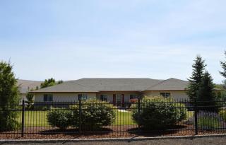 8104 Rutherford Rd, Yakima, WA 98903-9428