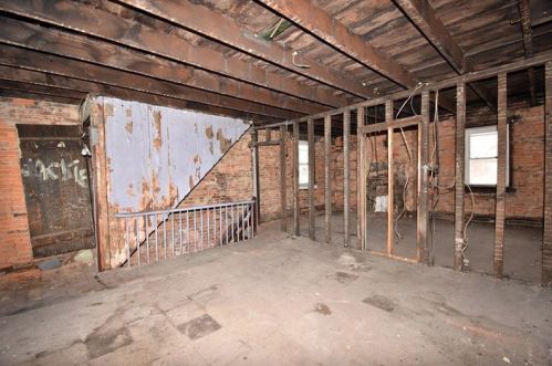 835 Peralta St, Pittsburgh PA 15212-8002 exterior