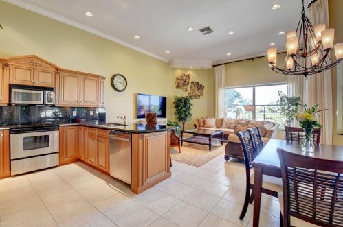 6947 Southport Dr, Boynton Beach FL 33472-6901 exterior