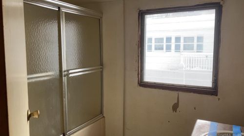 61 Derby Ave, Seymour CT 06483-3106 exterior