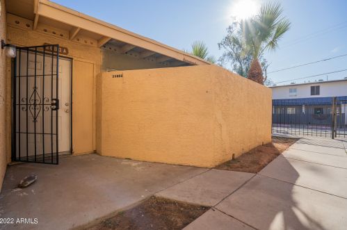 2680 43rd Ave, Phoenix, AZ 85009-1086