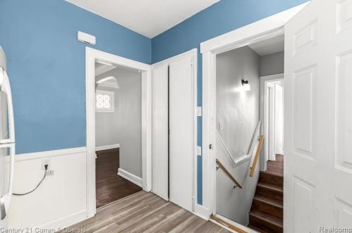 17213 Wood St, Melvindale MI 48122-2200 exterior