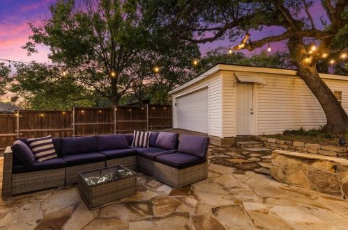 2551 El Cerrito, Dallas TX 75228-5911 exterior