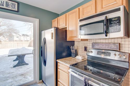 5446 Stack Dr, Milwaukee WI 53219-3137 exterior