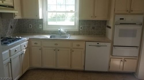 42 Stonewyck Dr, Chatham Township NJ  07928-1322 exterior