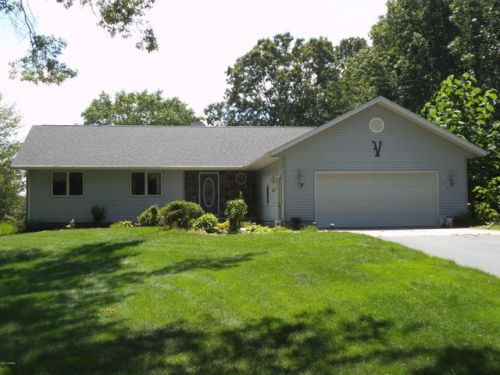 785 Whispering Oaks Ln, Meskegon, MI 49445-2089