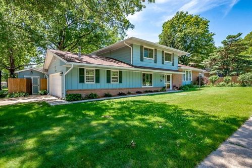 7400 Aurora Ave, Des Moines, IA 50322-1724