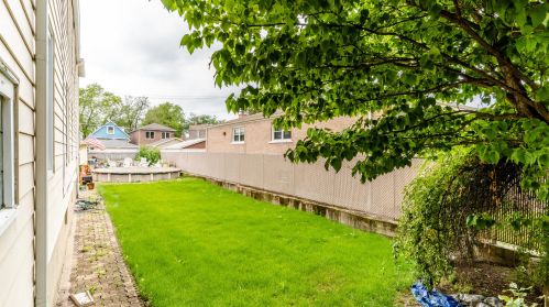 3540 Maplewood Ave, Chicago, IL 60632-1021