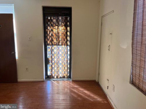 2038 5 St, Philadelphia PA 19148-2548 exterior