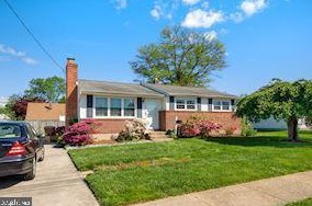 705 12th St, New Castle, DE 19720-4935