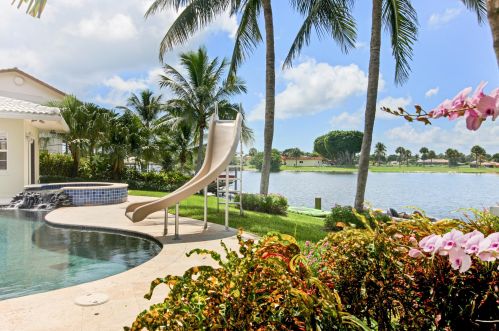 926 38 Ct, Boynton Beach FL 33435-8530 exterior