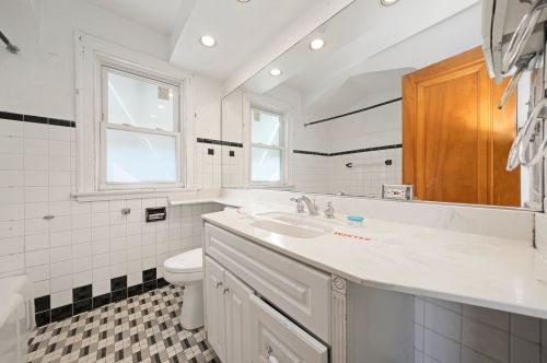 9540 Lowe Ave, Chicago IL 60628-7435 exterior