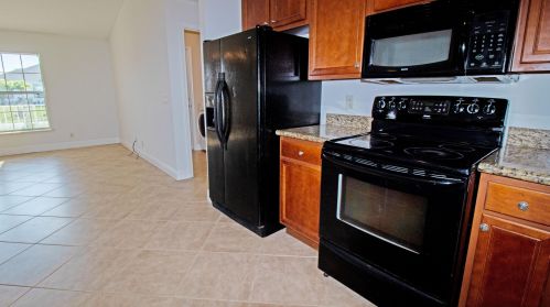 673 Haas Ave, Fort Pierce FL  34953-6418 exterior