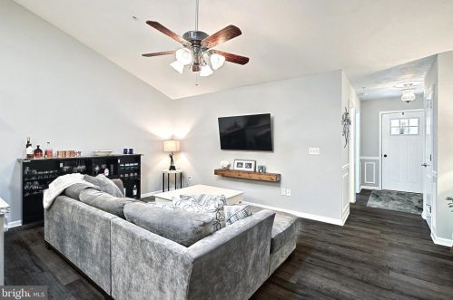 813 Middle St, Hanover PA 17331-2031 exterior