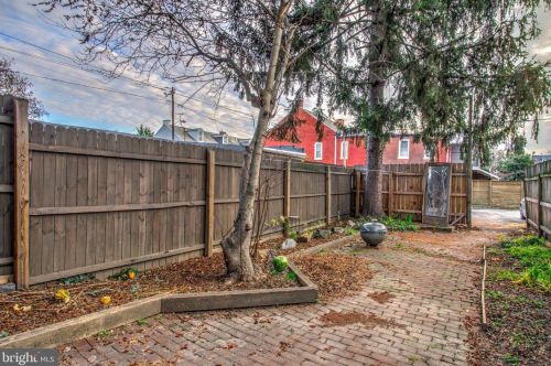 436 Lemon St, Lancaster PA 17603-3345 exterior