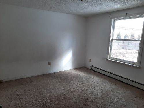 75 Puritan Rd, Springfield MA 01119-2953 exterior