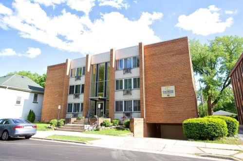 825 Henry Clay St, Milwaukee WI 53217-5660 exterior