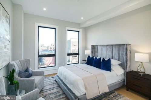 722 Broad St, Philadelphia PA 19146-3119 exterior