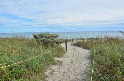 250 20th St, Boca Raton FL  33431-8040 exterior