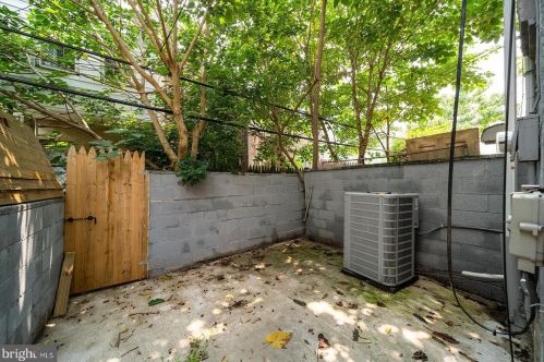 1343 Corlies St, Philadelphia PA  19146-3507 exterior