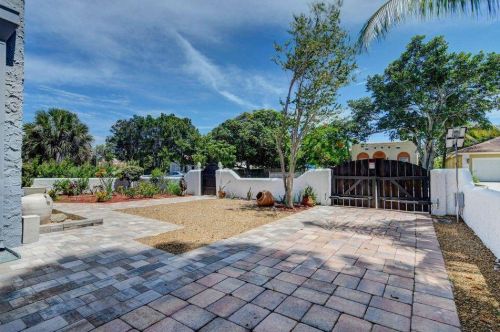 331 1 Ave, Boynton Beach FL 33435-4006 exterior