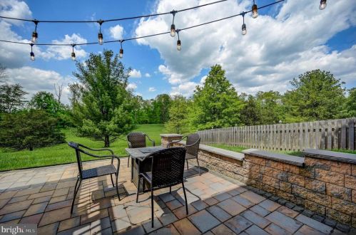 99 York Dr, Princeton NJ 08540-7946 exterior