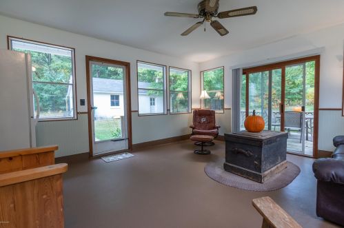 1292 Peterson Rd, Meskegon MI 49445-9676 exterior