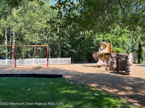 710 Bluebell Dr, Jackson Twp NJ  08527-4113 exterior