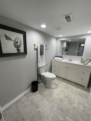 6667 80, Milwaukee WI 53223-5564 exterior