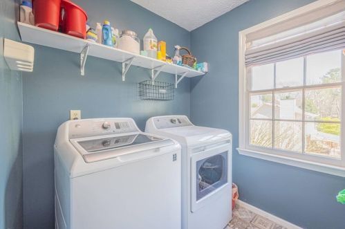 2802 Emerson Lake Dr, Lithonia GA  30078-6642 exterior