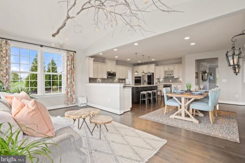 23073 Creighton Farms Dr, Leesburg VA 20175-6491 exterior