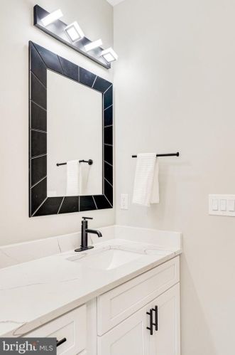 3445 Little Hunting Crk Dr, Alexandria VA 22309-1923 exterior