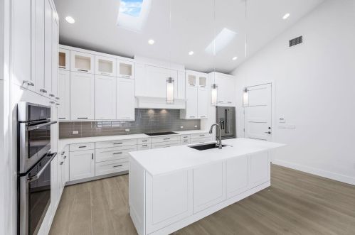 2100 Curtis St, Naples FL 34102 exterior