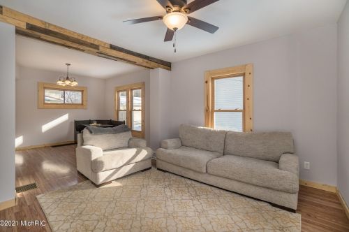 2205 Luella St, Kalamazoo MI 49001-3705 exterior